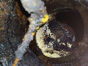 ניקוי בקרח יבש – פרויקט ICS: משטח מפויח לפני ניקוי